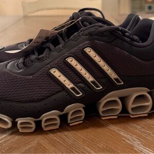 adidas Originals Megaride
Women's Size 7 New No Box